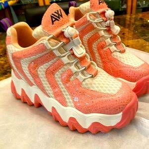 ANTHONY WANG PLATFORM SNEAKERS EXCELLENT CONDITION WOMENS SIZE 8 EASY ON OFF